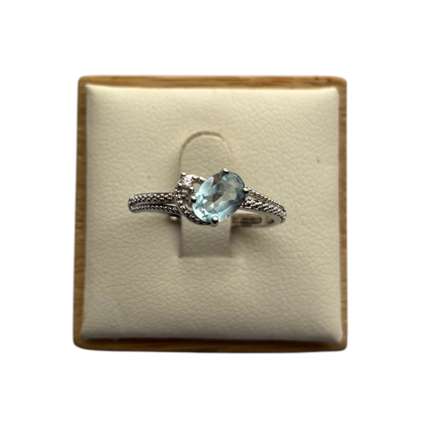 Blue topaz ring (free size)